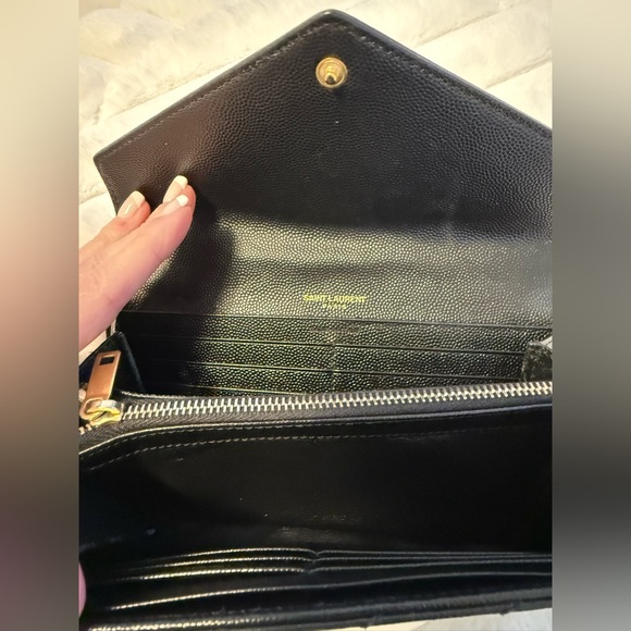 VGC/Excellent condition Chic black Authentic YSL wallet w/ iconic gold YSL logo. - Picture 4 of 8